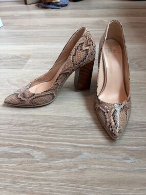 Pointed Toe Snake-Print Block Heel Pump in Beige Brown